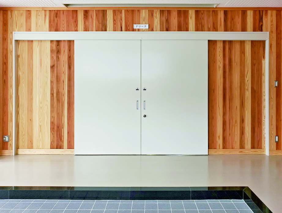 内部軽量体育館シャトルドア